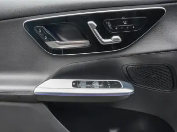 MERCEDES-BENZ GLC 220 d 4M AVANTGARDE PANORAMA MEMORY KAMERA