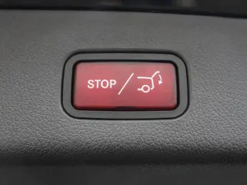 MERCEDES-BENZ GLC 220 d 4M AVANTGARDE PANORAMA MEMORY KAMERA