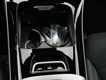 MERCEDES-BENZ CLE 180  CABRIO  AMG  LED  PTS  RFK  T…