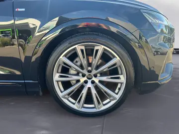 Audi Q8 55 TFSI quattro tiptronic