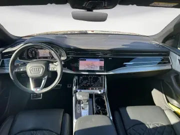 Audi Q8 55 TFSI quattro tiptronic
