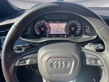 Audi Q8 55 TFSI quattro tiptronic