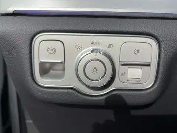 MERCEDES-BENZ GLE 300d 4MATIC PANO 360 BURM. KEYLESS CARPLAY