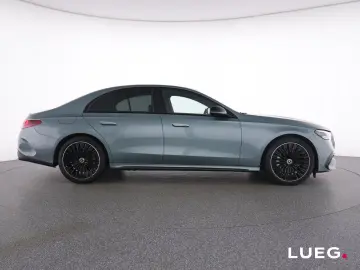 MERCEDES-BENZ E 300 e 4M AMG Pano Burm DLIGHT Airm HUD 36