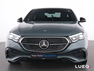MERCEDES-BENZ E 300 e 4M AMG Pano Burm DLIGHT Airm HUD 36