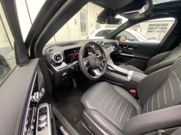 MERCEDES-BENZ GLC200 AMG 4M_Pano_HuD_Memory_Keyless_…
