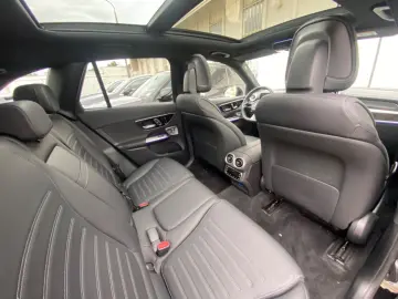 MERCEDES-BENZ GLC200 AMG 4M_Pano_HuD_Memory_Keyless_…