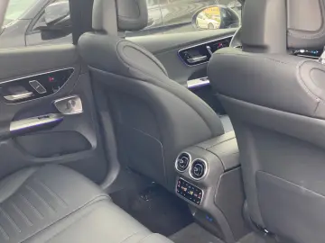 MERCEDES-BENZ GLC200 AMG 4M_Pano_HuD_Memory_Keyless_…