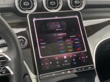 MERCEDES-BENZ GLC200 AMG 4M_Pano_HuD_Memory_Keyless_…