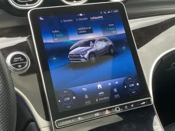 MERCEDES-BENZ GLC200 AMG 4M_Pano_HuD_Memory_Keyless_…