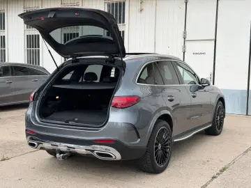 MERCEDES-BENZ GLC300e AMG 4M Hinterachslenkung Airma…
