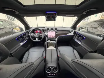 MERCEDES-BENZ GLC300e AMG 4M Hinterachslenkung Airma…