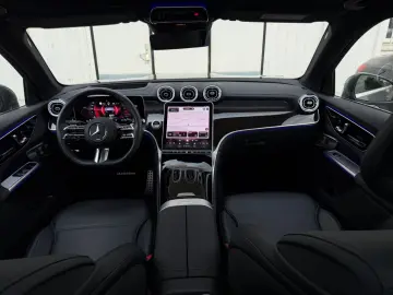 MERCEDES-BENZ GLC300e AMG 4M Hinterachslenkung Airma…