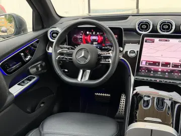 MERCEDES-BENZ GLC300e AMG 4M Hinterachslenkung Airma…