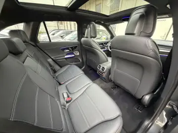 MERCEDES-BENZ GLC300e AMG 4M Hinterachslenkung Airma…