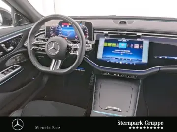 MERCEDES-BENZ E 200 AMG Super Pano Burm Mem DigiL Distr