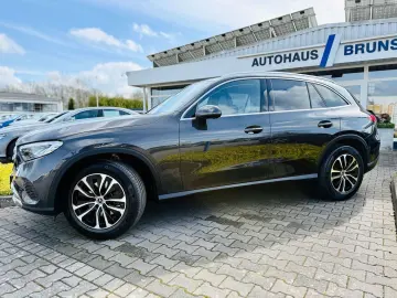 MERCEDES-BENZ GLC 220 d 4M AVANTGARDE  AHK  LED  Nav…