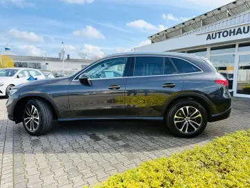 MERCEDES-BENZ GLC 220 d 4M AVANTGARDE  AHK  LED  Nav…