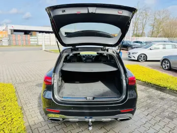 MERCEDES-BENZ GLC 220 d 4M AVANTGARDE  AHK  LED  Nav…