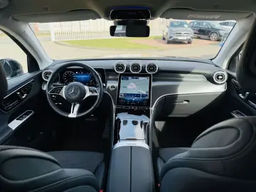 MERCEDES-BENZ GLC 220 d 4M AVANTGARDE  AHK  LED  Nav…
