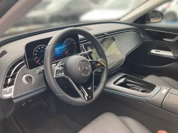 MERCEDES-BENZ E 200 WideScreen LED Keyl-GO Kamera Sp…