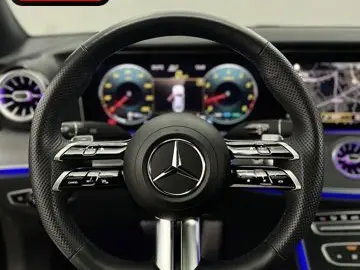 MERCEDES-BENZ E 200 Coupe AMG NIGHT EDITION PANO 20Z…