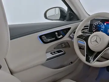 MERCEDES-BENZ E 220 d Exclusive Premium Pano Softclo…