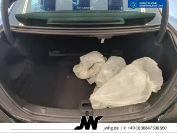 MERCEDES-BENZ E 220 d Avantgarde FahrP Kamera el. Si…