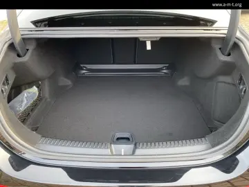 MERCEDES-BENZ E 220 d Avantgarde  AHK DISTRONIC Lenk…