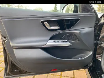 MERCEDES-BENZ E 220 d Avantgarde  AHK DISTRONIC Lenk…