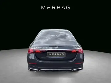 MERCEDES-BENZ E 300 de AMG Superscreen Hands-Free