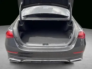 MERCEDES-BENZ E 300 de AMG Superscreen Hands-Free