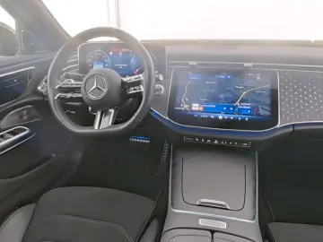 MERCEDES-BENZ E 220 d AMG Adv. NIGHT STH Burmester K…