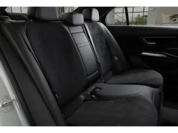 MERCEDES-BENZ E 450 4M AMG-PREM. SUPERSCR. HAL PANO …