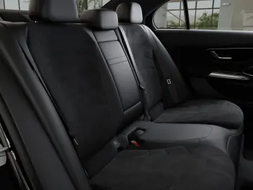 MERCEDES-BENZ E 300 de 4M AMG-PREM. PANO DISTR. DIG.L. BURM.