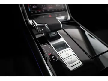 AUDI A8 60 TFSI e qu. lang Massage HUD Allr.Lenk 360