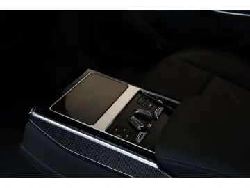 AUDI A8 L 60 TFSI e qu.S line P-Dach Massage Carbon