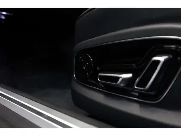 AUDI A8 60 TFSI e qu. S line P-Dach Massage B&O