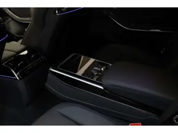 AUDI A8 60 TFSI e qu. S line P-Dach Massage B&O