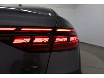 AUDI A8 60 TFSI e qu. S line P-Dach Massage B&O