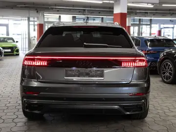 Audi Q8 50 TDI quattro S line Head Up Matrix AHK 23''