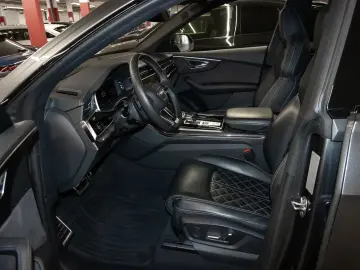 Audi Q8 50 TDI quattro S line Head Up Matrix AHK 23''