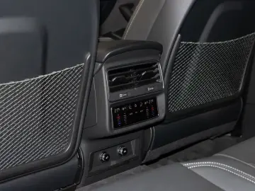 Audi Q8 50 TDI quattro S line Head Up Matrix AHK 23''