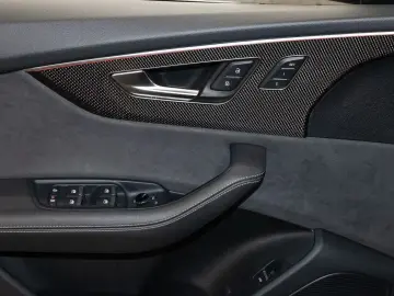 Audi Q8 50 TDI quattro S line Head Up Matrix AHK 23''