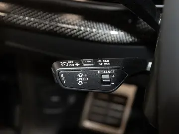 Audi Q8 50 TDI quattro S line Head Up Matrix AHK 23''
