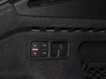Audi Q8 50 TDI quattro S line Head Up Matrix AHK 23''