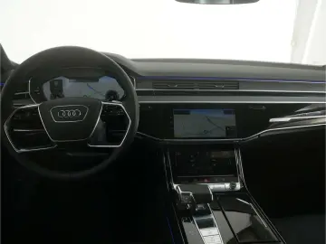 AUDI A8 60 TFSI e qu. P-Dach Matrix B&O Luft NAV HUD