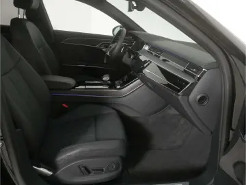 AUDI A8 60 TFSI e qu. P-Dach Matrix B&O Luft NAV HUD