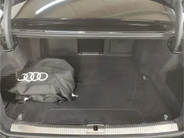 AUDI A8 60 TFSI e qu. P-Dach Matrix B&O Luft NAV HUD