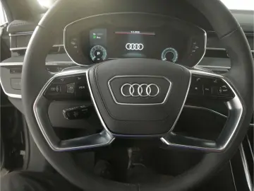 AUDI A8 60 TFSI e qu. P-Dach Matrix B&O Luft NAV HUD